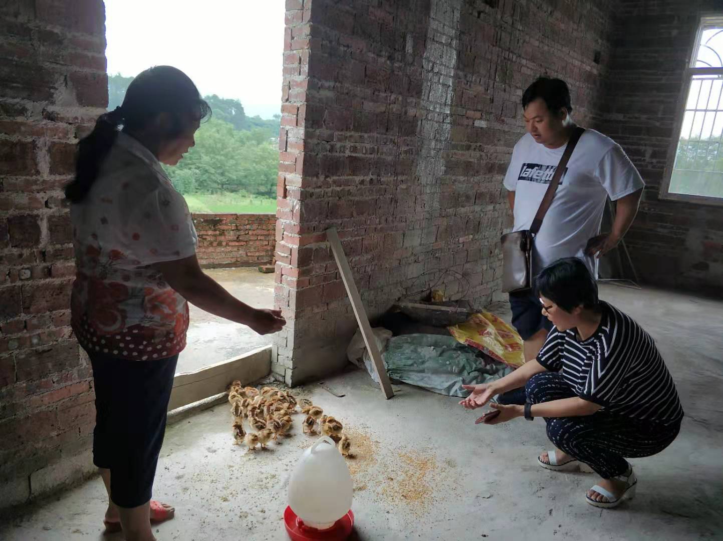 学院领导班子赴贺州桂岭镇平安村开展扶贫工作
