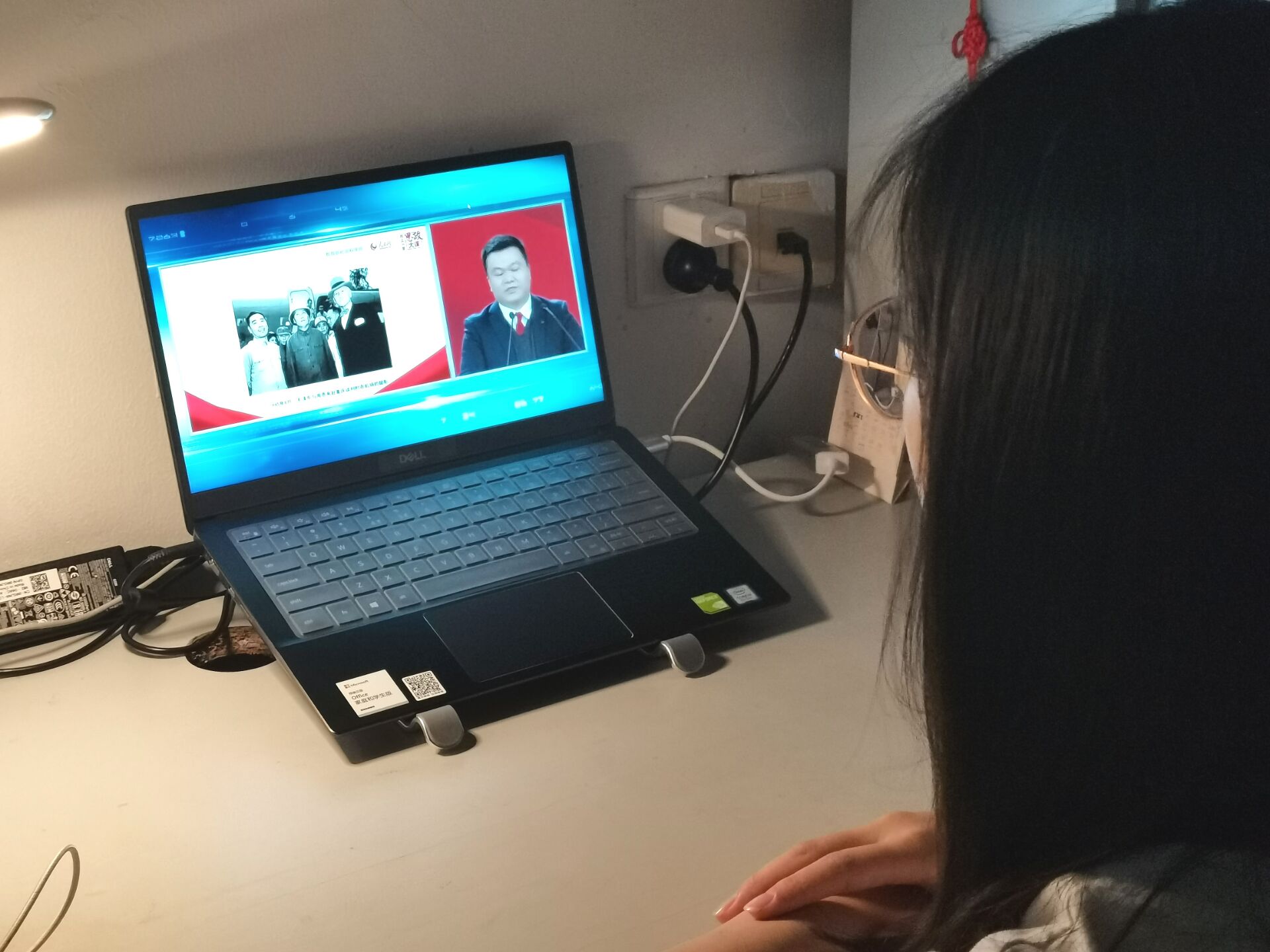 管理系组织全体同学观看"全国大学生同上一堂四史思政大课"专题学习