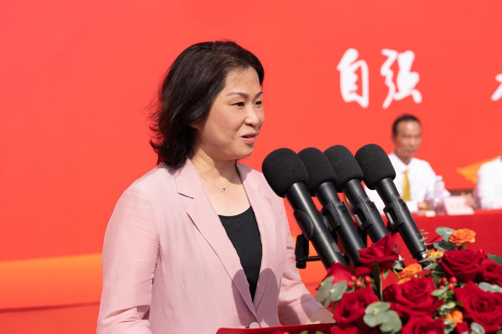 委托,桂林市委常委,市委秘书长赵奇玲宣读了周家斌书记传达的批示精神